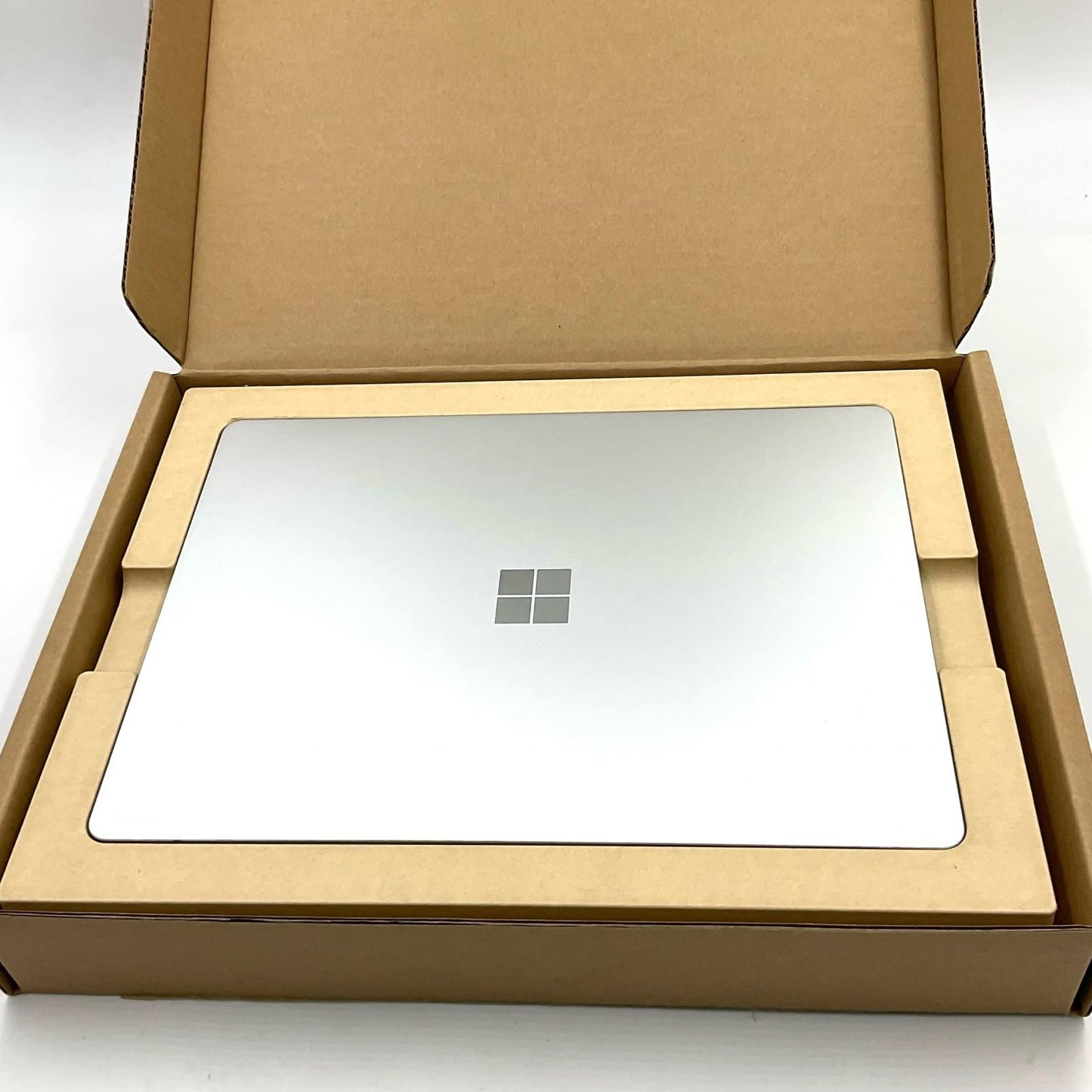 【全額返金保証】【最速発送】Microsoft Surface Laptop Go 1943 Intel(R) Core(TM) i5-1035G1 CPU @ 1.00GHz 8GB M.2 SSD 128GB 83.9% 美品 動作確認済