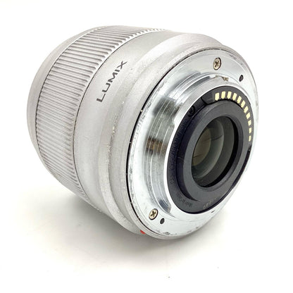 【全額返金保証】【最速発送】Panasonic LUMIX G 25mm/F1.7 ASPH. H-H025-S [シルバー] 動作確認済
