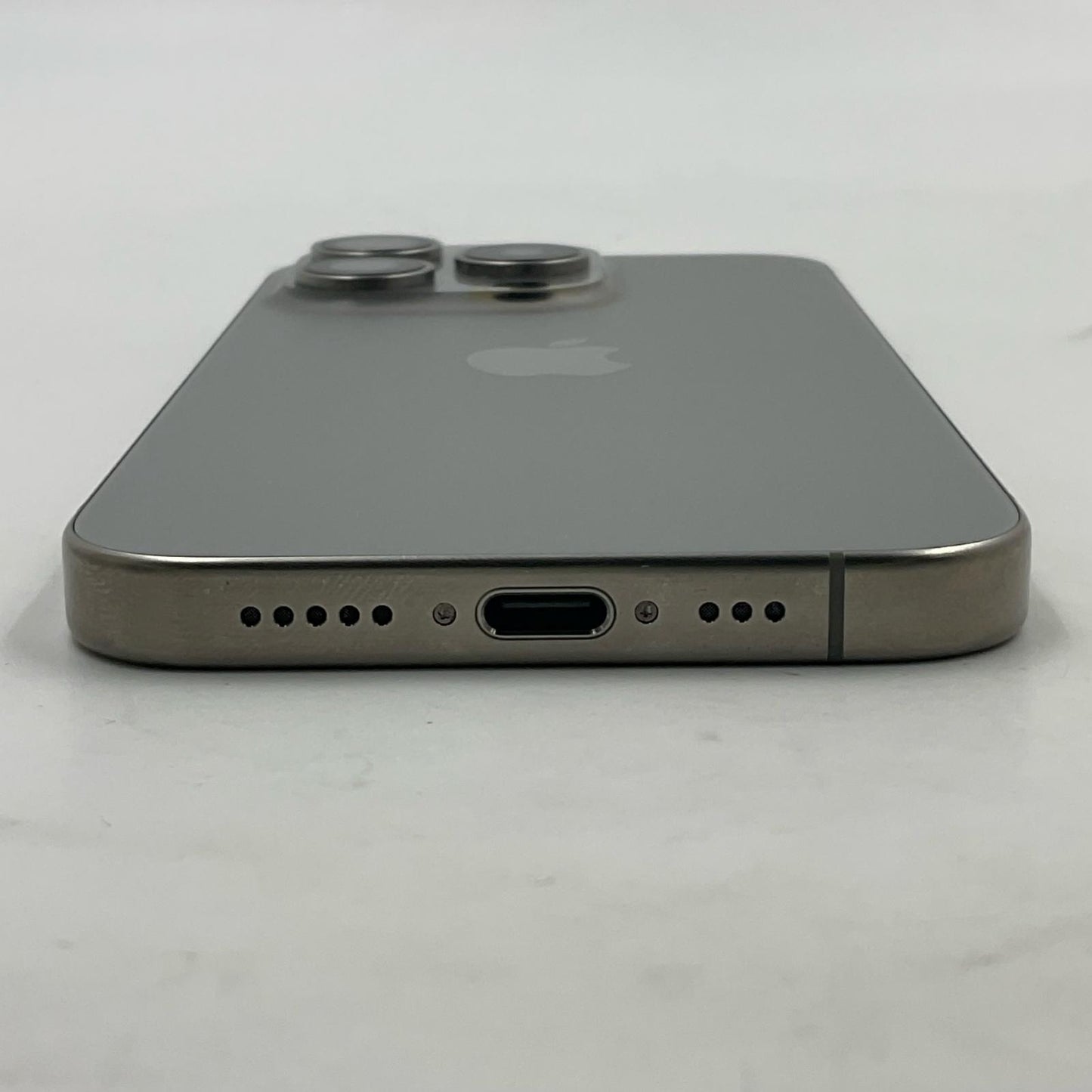 【全額返金保証】【最速発送】Apple iPhone iPhone 15 Pro 256GB ナチュラルチタニウム SIMフリー 白ロム 美品 動作確認済 87%