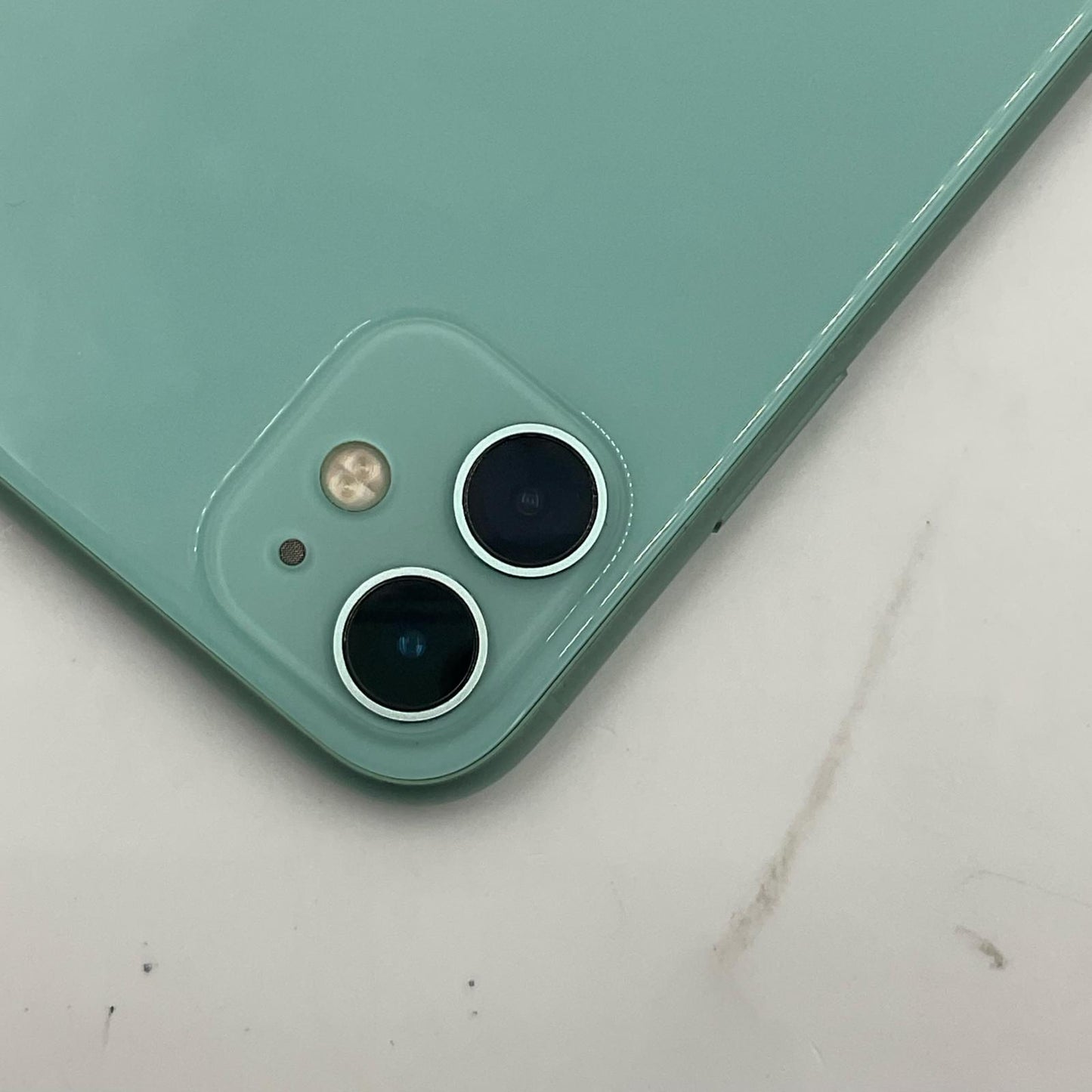 【全額返金保証】【最速発送】Apple iPhone iPhone 11 64GB グリーン docomo 白ロム 動作確認済 91%
