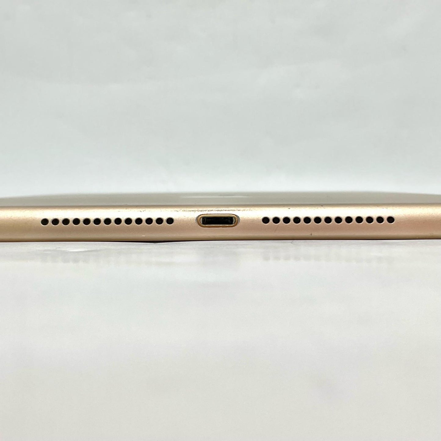 【全額返金保証】【最速発送】Apple iPad iPad 9.7インチ 第5世代 32GB ゴールド Wi-Fi au 白ロム 動作確認済