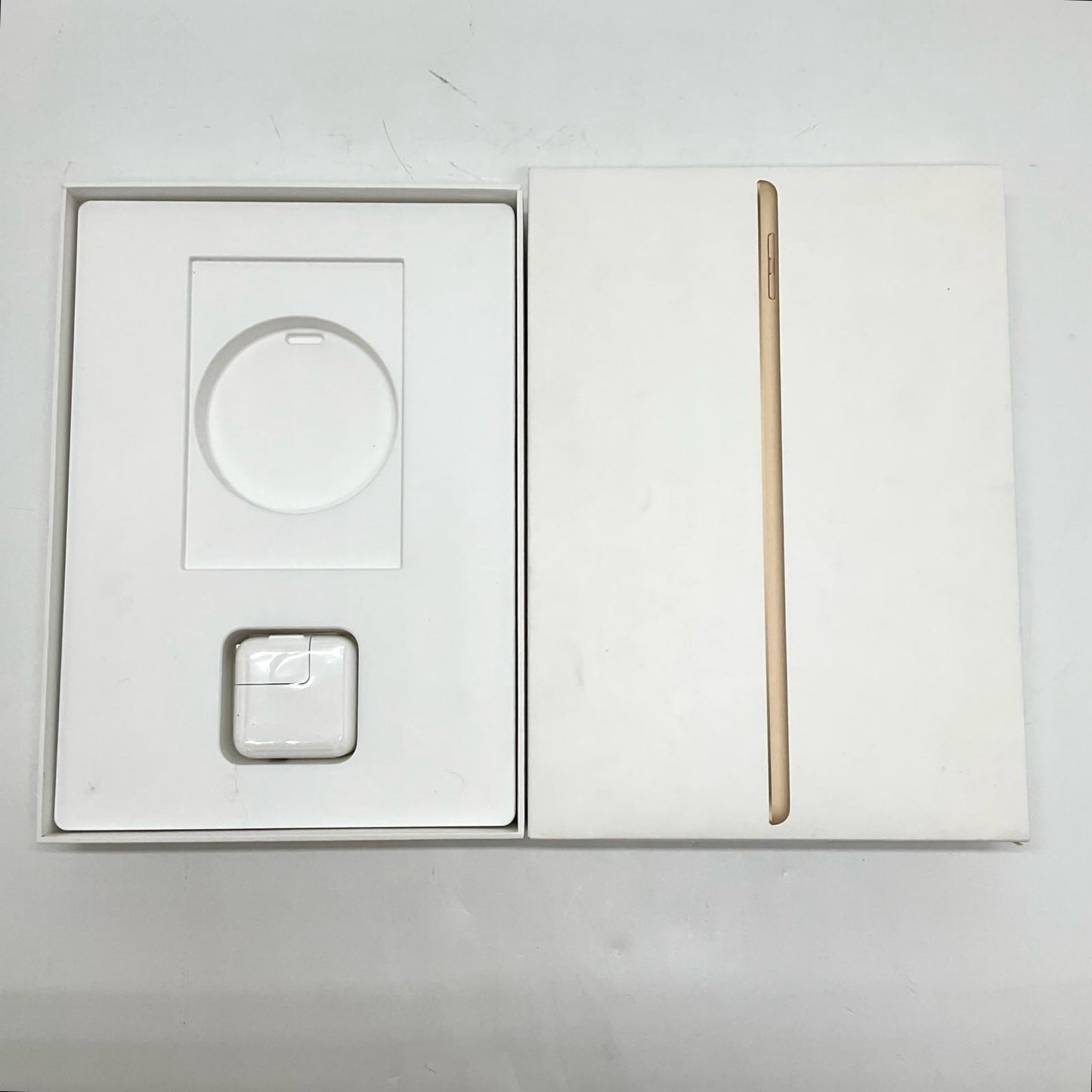 【全額返金保証】【最速発送】Apple iPad iPad 9.7インチ 第5世代 32GB ゴールド Wi-Fi au 白ロム 動作確認済