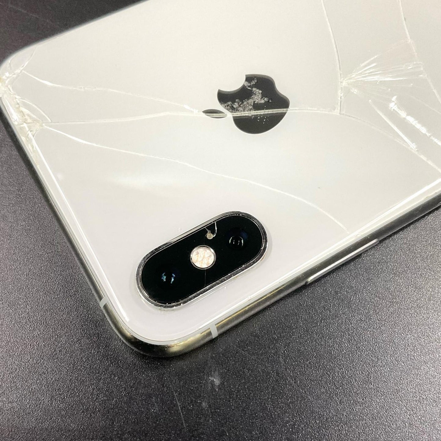 【最速発送】Apple iPhone iPhone XS 64GB シルバー SIMフリー 白ロム【難有】 75%