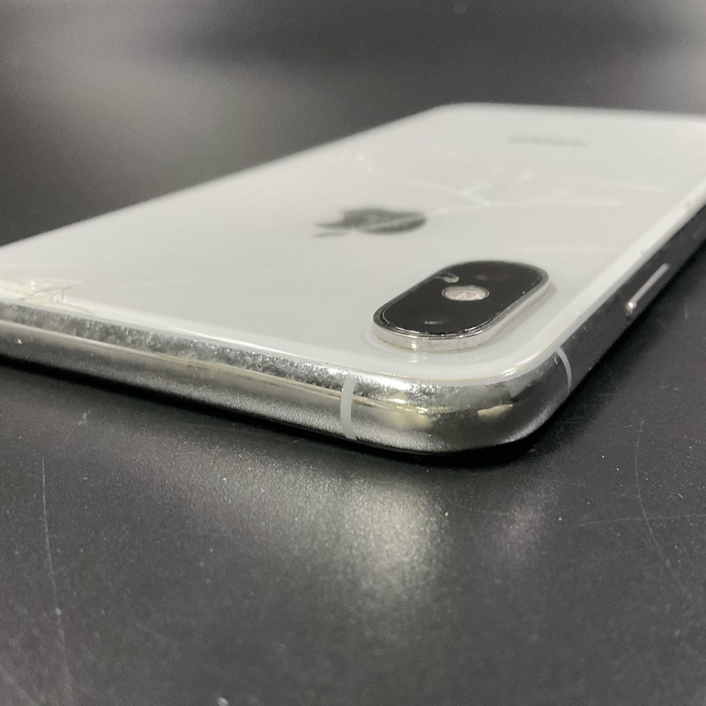 【最速発送】Apple iPhone iPhone XS 64GB シルバー SIMフリー 白ロム【難有】 75%