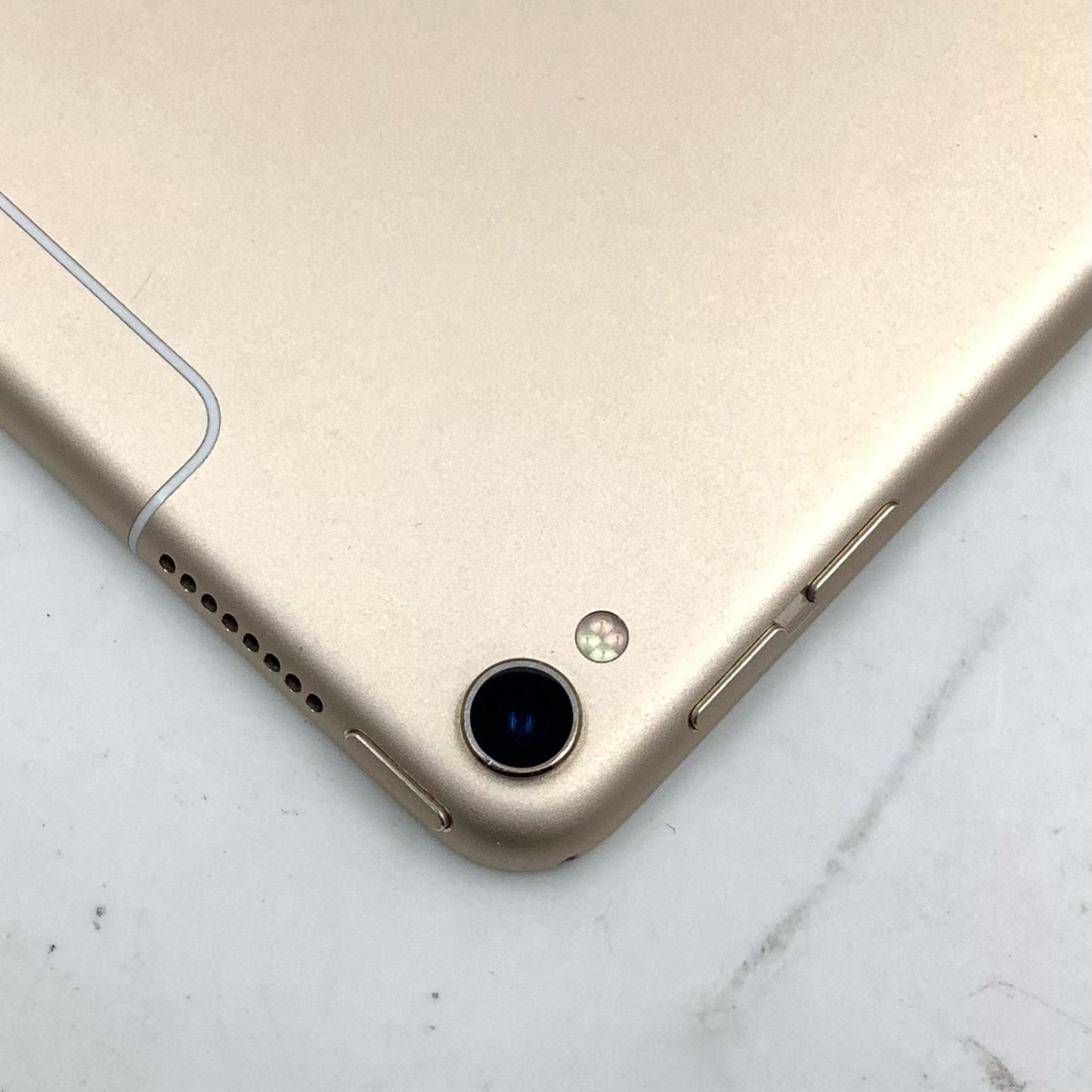 【最速発送】Apple iPad Pro 10.5インチ 256GB ゴールド WiFi+Cellular docomo 白ロム【難有】