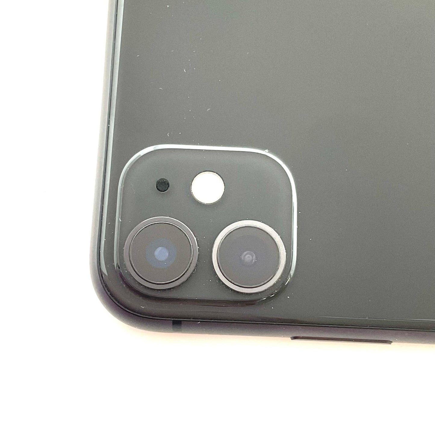 【全額返金保証】【最速発送】Apple iPhone iPhone 11 64GB ブラック docomo 白ロム 動作確認済 73%