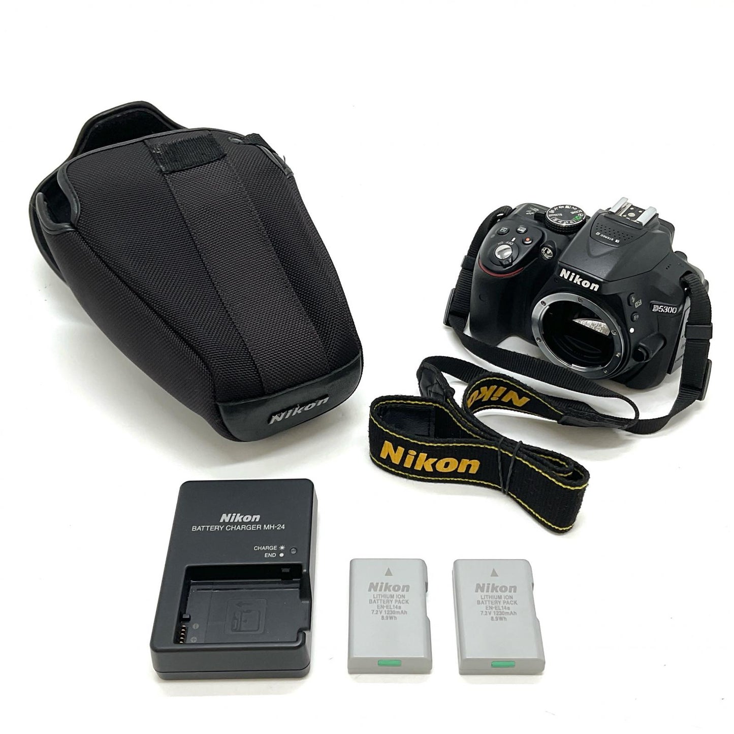 【最速発送】Nikon デジタル一眼 D5300 ボディ ブラック【難有】