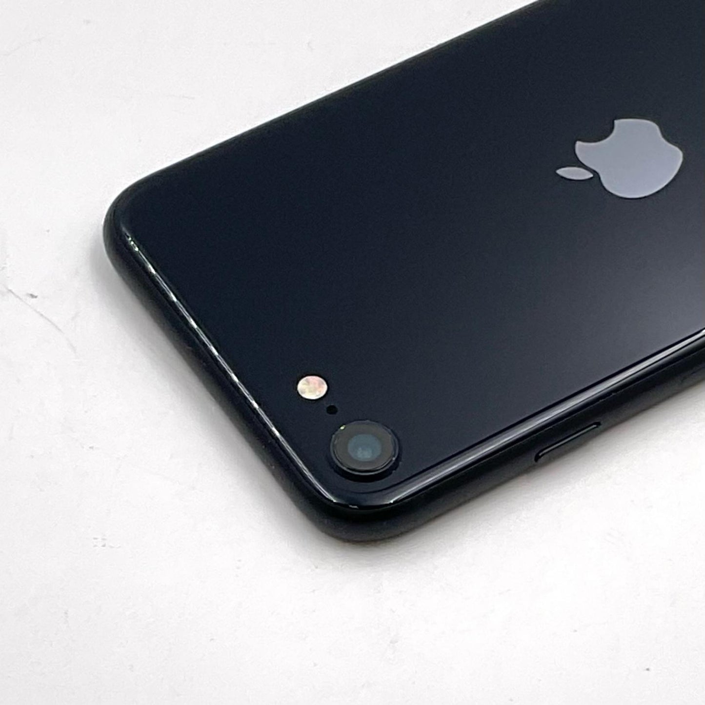 【全額返金保証】【最速発送】Apple iPhone iPhone SE（第3世代） 64GB ミッドナイト docomo SIMフリー 白ロム 動作確認済 77%