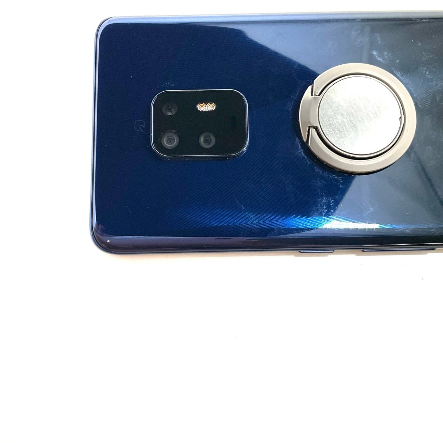 【全額返金保証】【最速発送】富士通 arrows 128GB docomo F-51A 白ロム 動作確認済