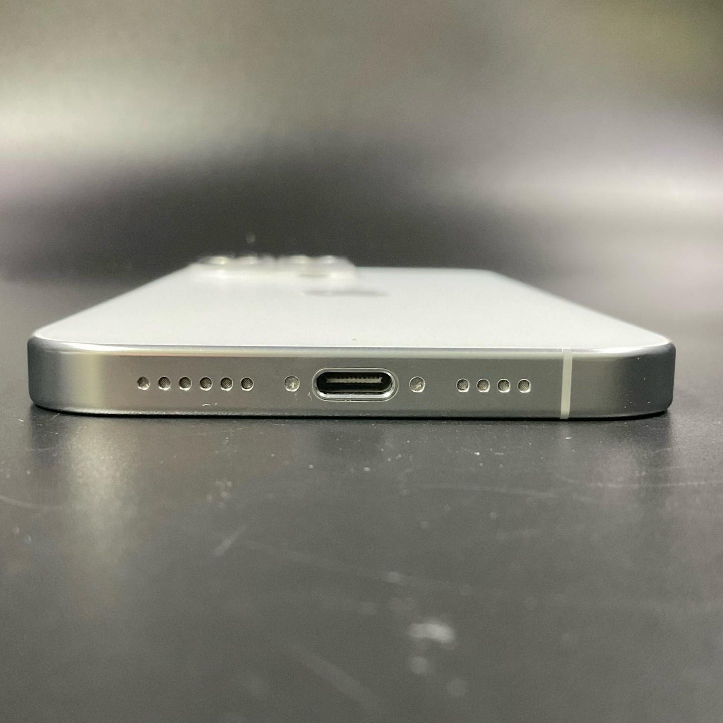 【全額返金保証】【最速発送】Apple iPhone iPhone 16 Pro Max 256GB ホワイトチタニウム au SIMフリー 美品 動作確認済 98%