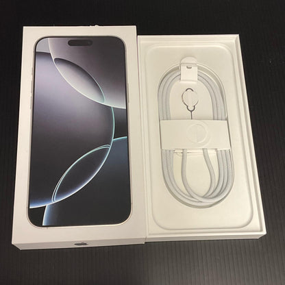 【全額返金保証】【最速発送】Apple iPhone iPhone 16 Pro Max 256GB ホワイトチタニウム au SIMフリー 美品 動作確認済 98%