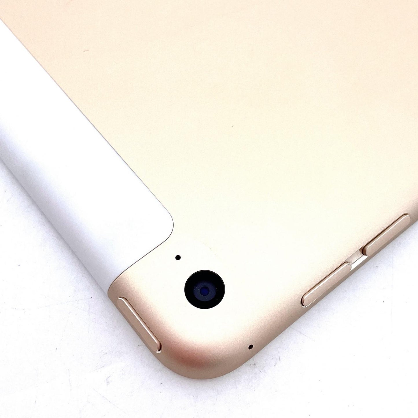 【最速発送】Apple iPad mini 7.9インチ 第4世代 128GB ゴールド WiFi+Cellular au 白ロム【難有】