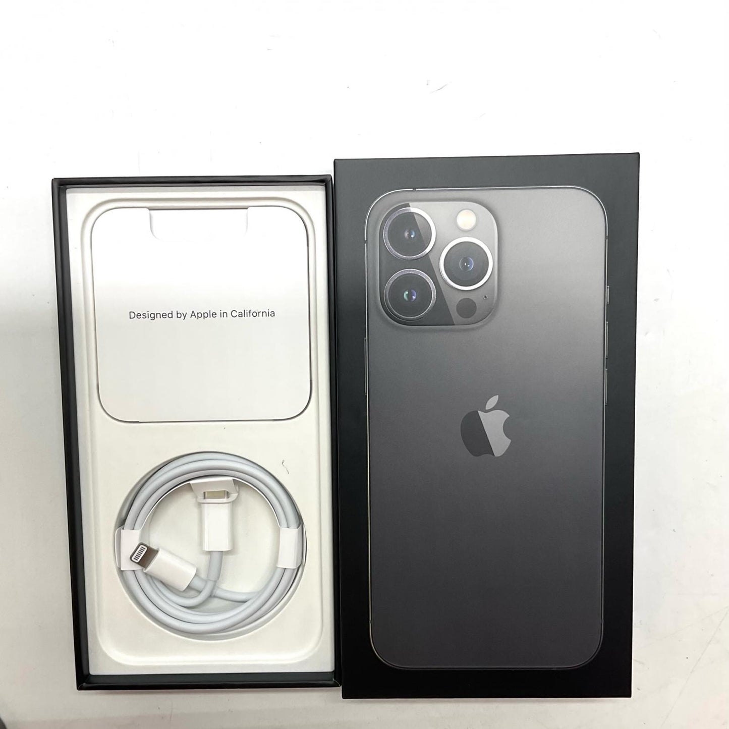【全額返金保証】【最速発送】Apple iPhone iPhone 13 Pro 256GB グラファイト docomo SIMフリー 白ロム 美品 動作確認済 81%