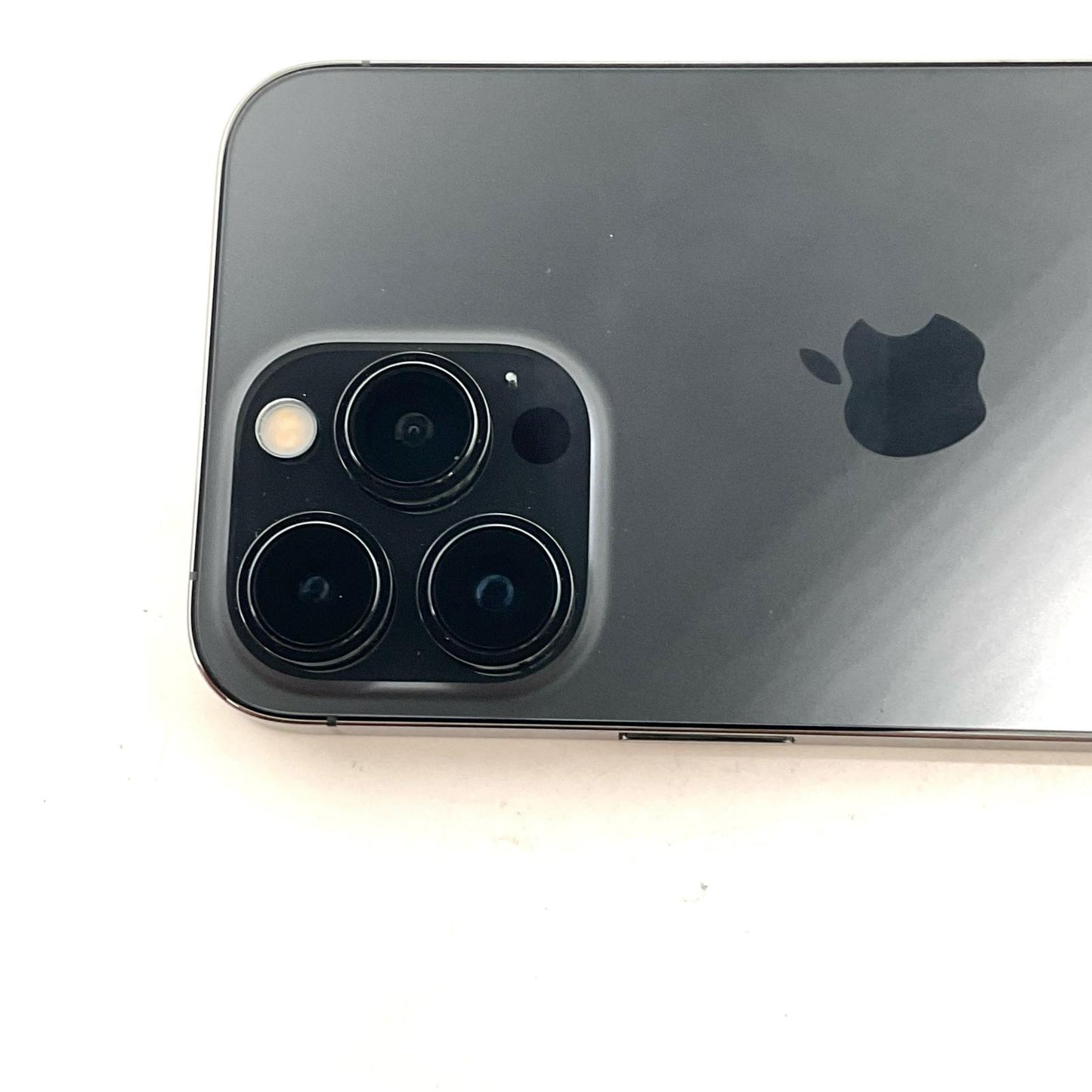 【全額返金保証】【最速発送】Apple iPhone iPhone 13 Pro 256GB グラファイト docomo SIMフリー 白ロム 動作確認済 76%