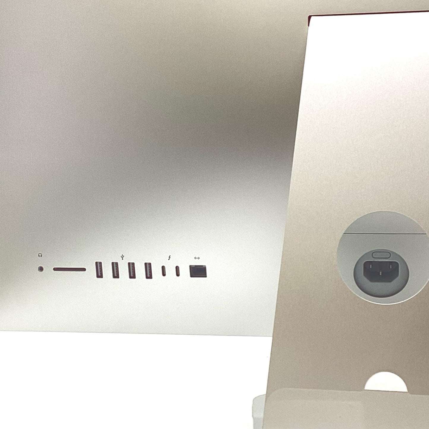 【全額返金保証】【最速発送】Apple iMac 27インチ 3.8GHz 8コア Intel Core i7 8GB SSD 512GB シルバー 動作確認済