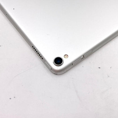 【全額返金保証】【最速発送】Apple iPad Pro 10.5インチ 64GB シルバー Wi-Fi 動作確認済
