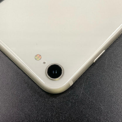 【全額返金保証】【最速発送】Apple iPhone iPhone SE（第3世代） 64GB スターライト docomo SIMフリー 動作確認済 79%