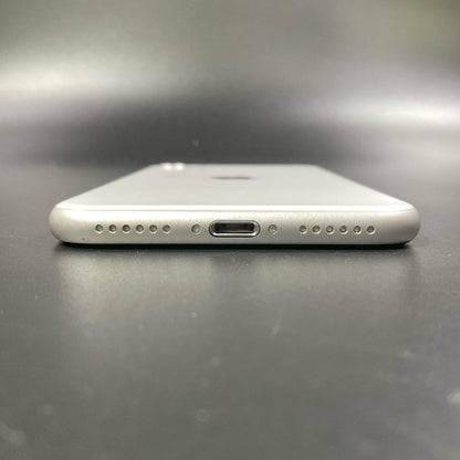 【全額返金保証】【最速発送】Apple iPhone iPhone SE（第3世代） 64GB スターライト docomo SIMフリー 動作確認済 79%