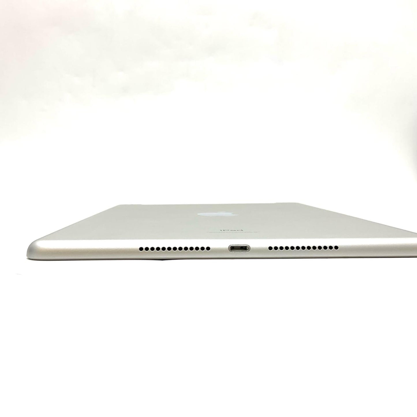 【全額返金保証】【最速発送】Apple iPad iPad 10.2インチ 第9世代 256GB シルバー WiFi+Cellular docomo 白ロム 動作確認済