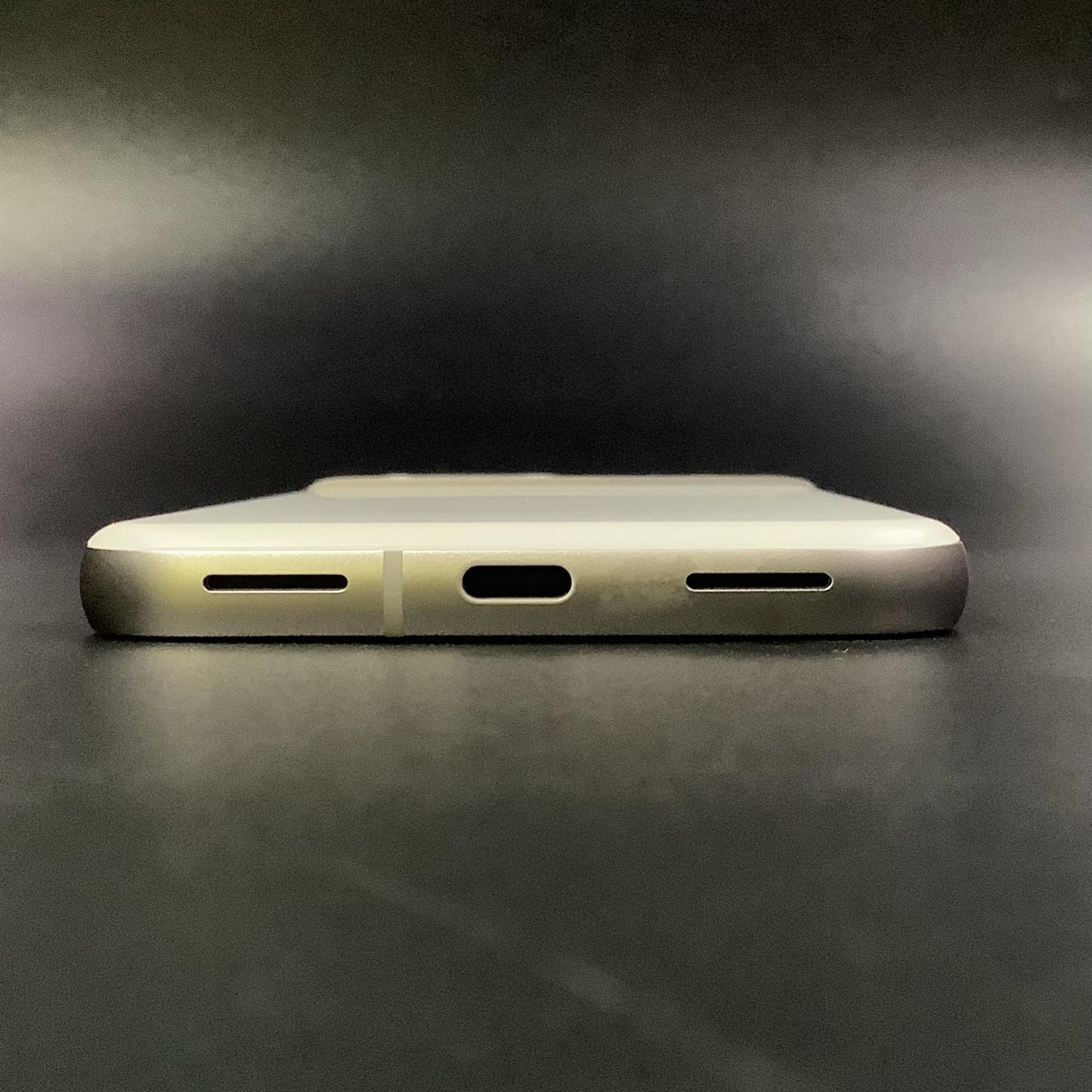 【全額返金保証】【最速発送】Google Pixel 8a 128GB Porcelain au G576D 白ロム 超美品 動作確認済