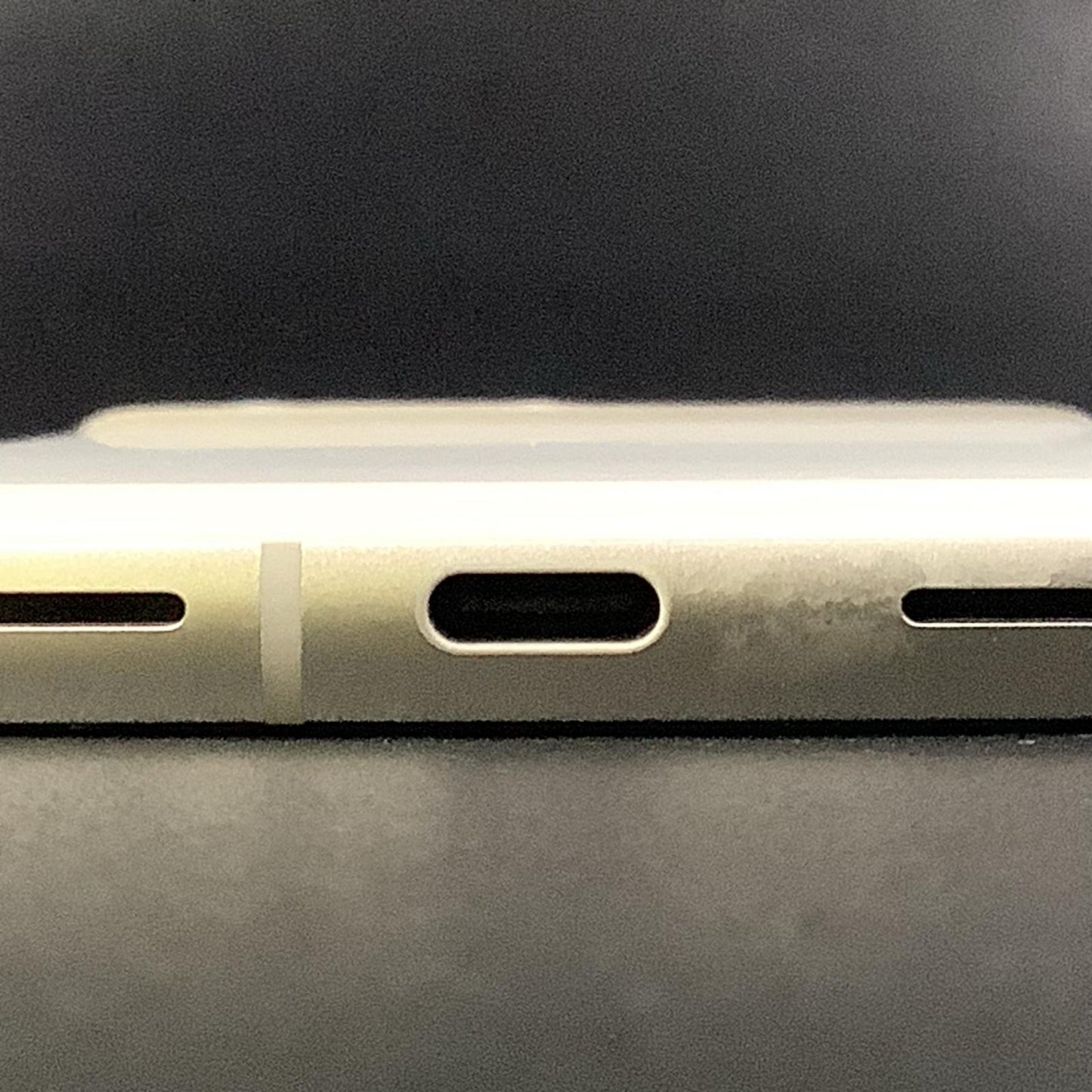 【全額返金保証】【最速発送】Google Pixel 8a 128GB Porcelain au G576D 白ロム 超美品 動作確認済