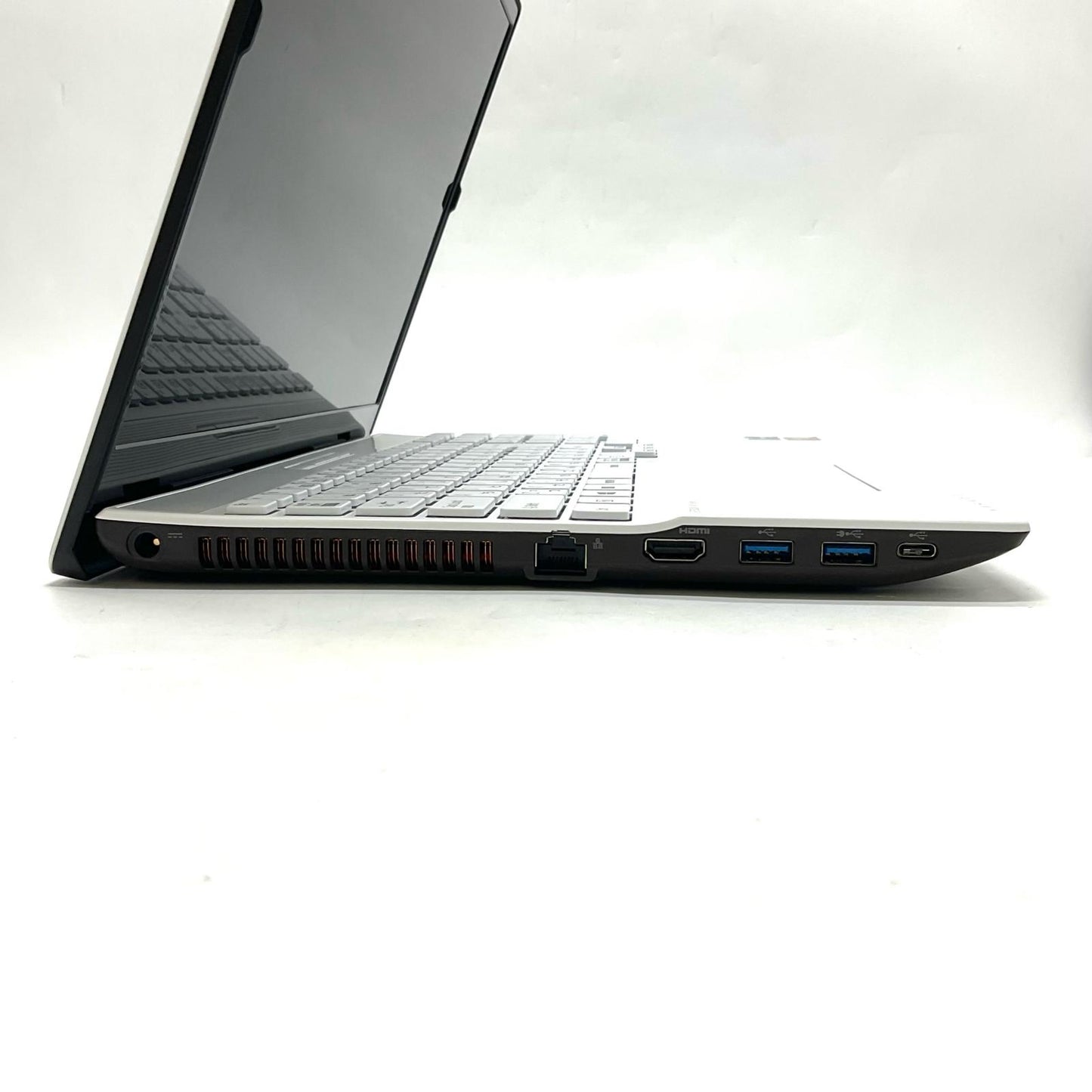 【全額返金保証】【最速発送】FUJITSU LIFEBOOK FMVA50E1W Ryzen 7 3750H 8GB M.2 SSD 256GB 85.3% 動作確認済