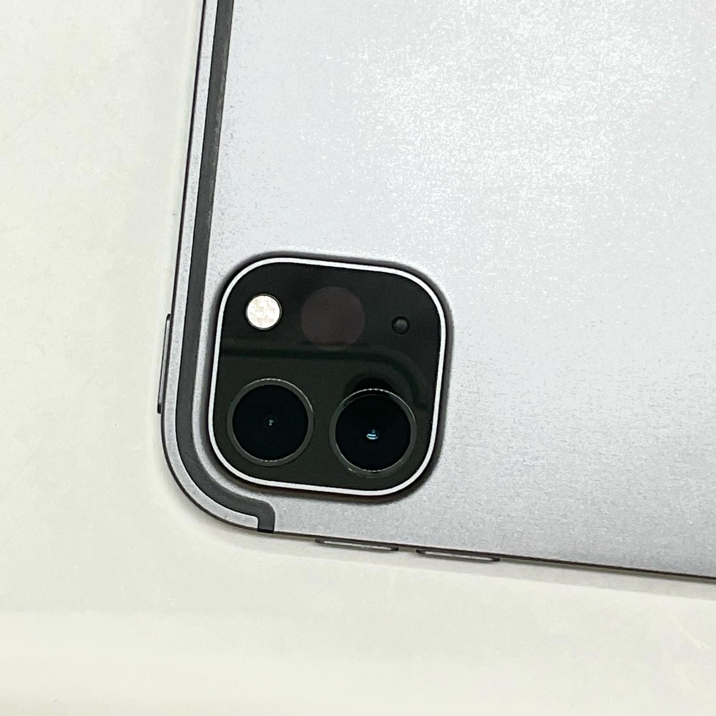 【全額返金保証】【最速発送】Apple iPad Pro 12.9インチ 第4世代 256GB スペースグレイ Wi-Fi SIMフリー 白ロム 動作確認済