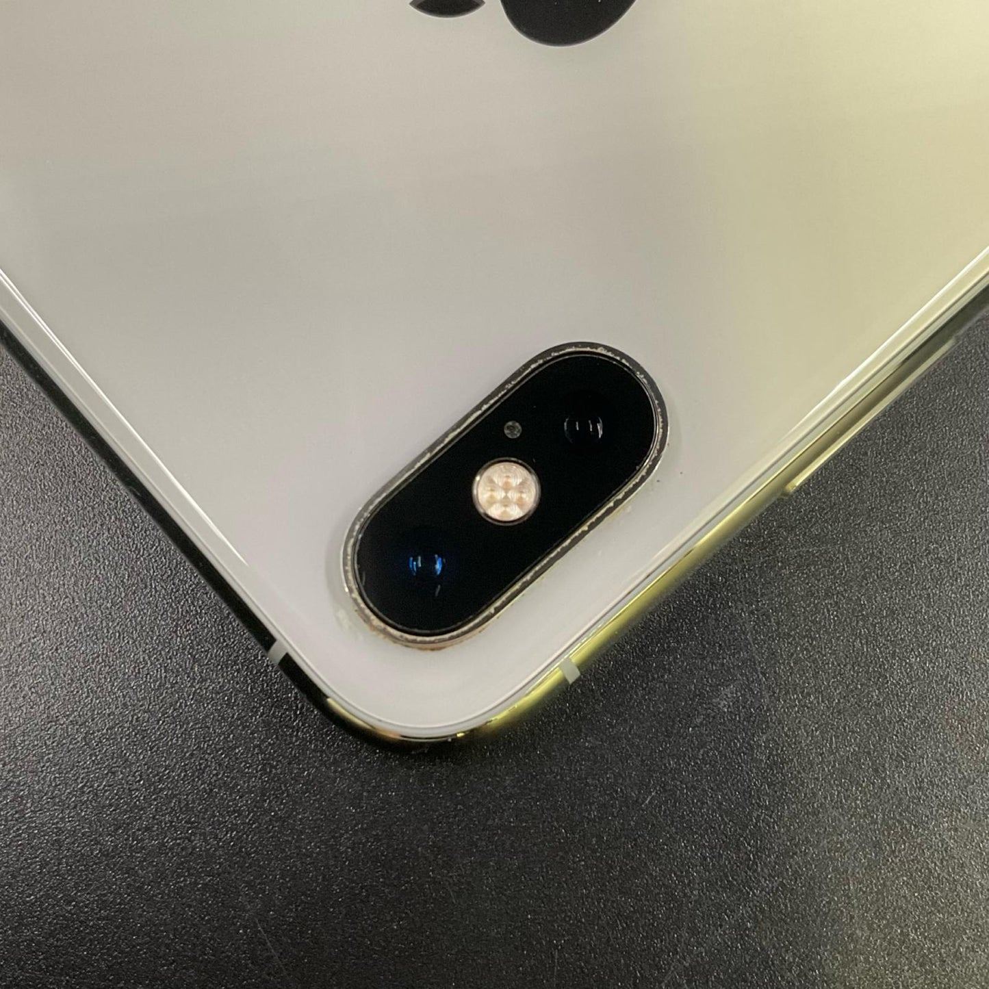 【全額返金保証】【最速発送】Apple iPhone iPhone XS Max 256GB docomo 白ロム 動作確認済 78%