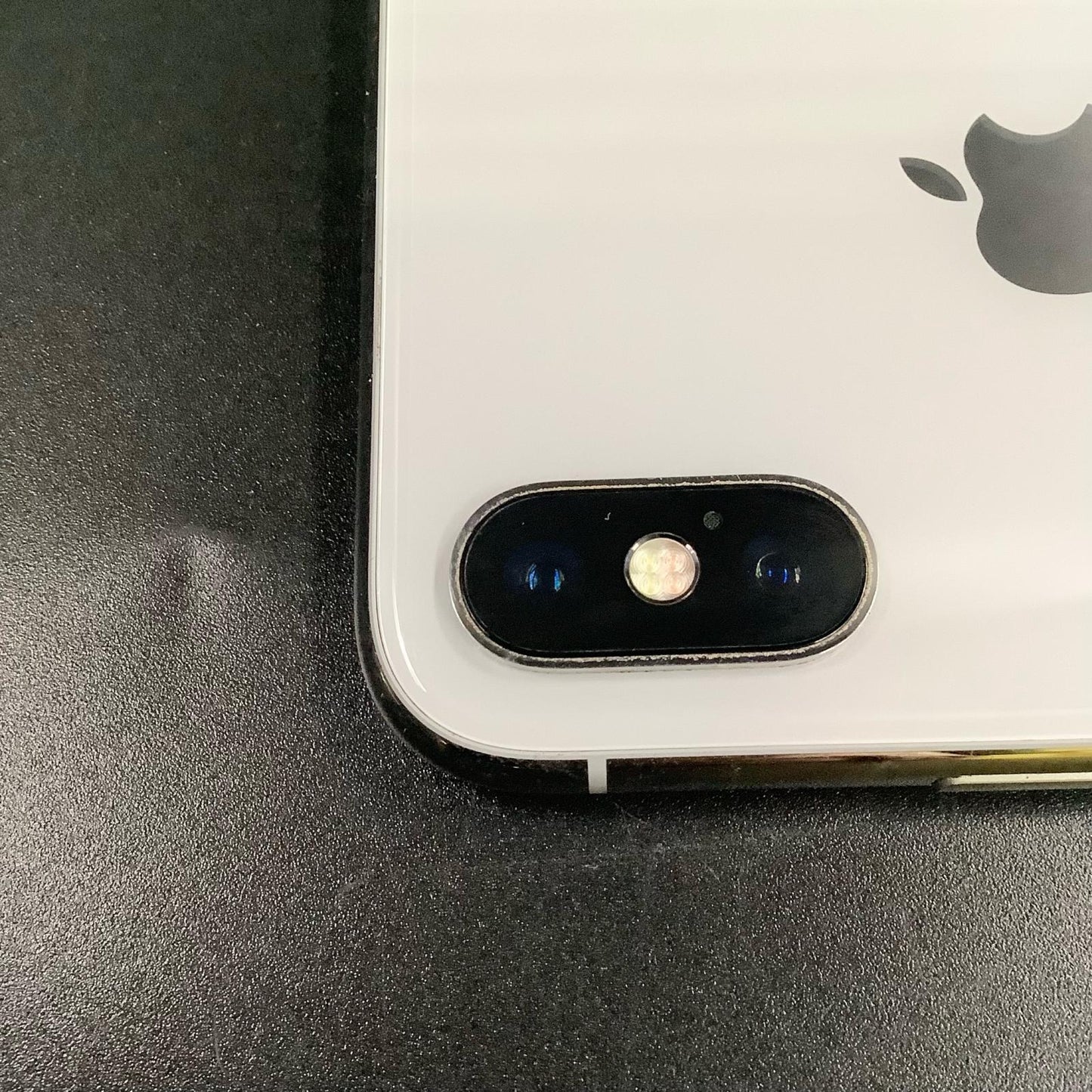 【全額返金保証】【最速発送】Apple iPhone iPhone X 64GB シルバー docomo 白ロム 動作確認済 70%