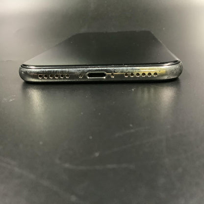 【全額返金保証】【最速発送】Apple iPhone iPhone X 64GB シルバー docomo 白ロム 動作確認済 70%