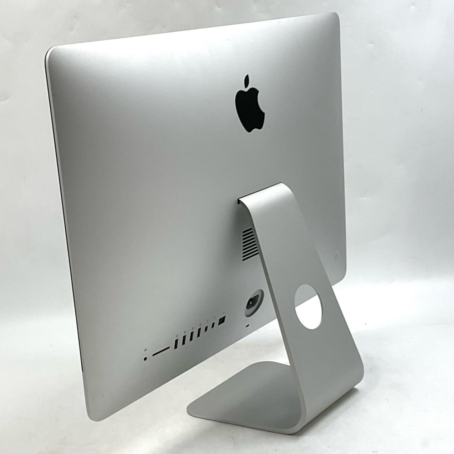 【全額返金保証】【最速発送】Apple iMac 21.5インチ 1.6GHz デュアルコア Intel Core i5 8GB HDD 1TB シルバー 動作確認済