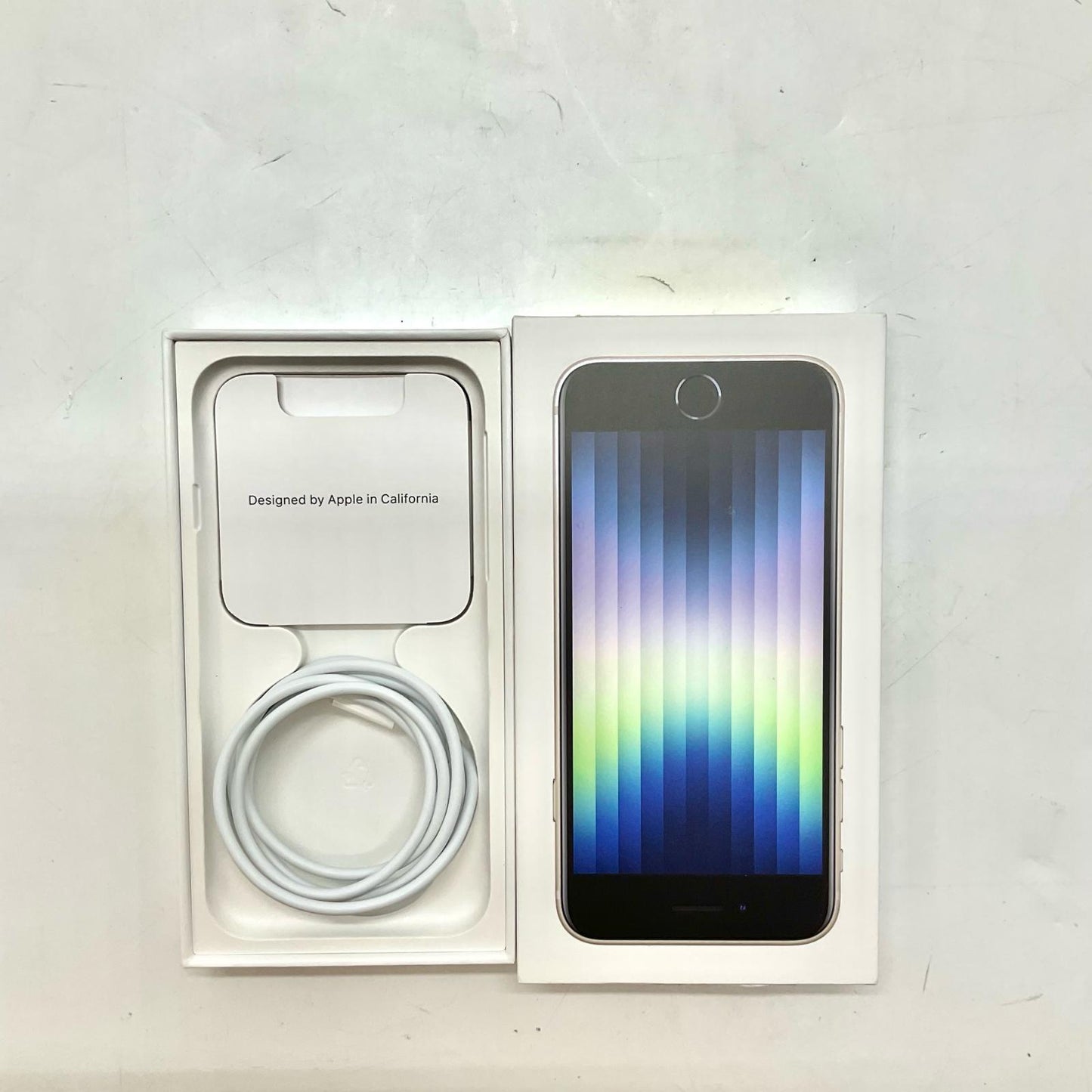 【全額返金保証】【最速発送】Apple iPhone iPhone SE（第3世代） 128GB スターライト docomo SIMフリー 白ロム 動作確認済 87%