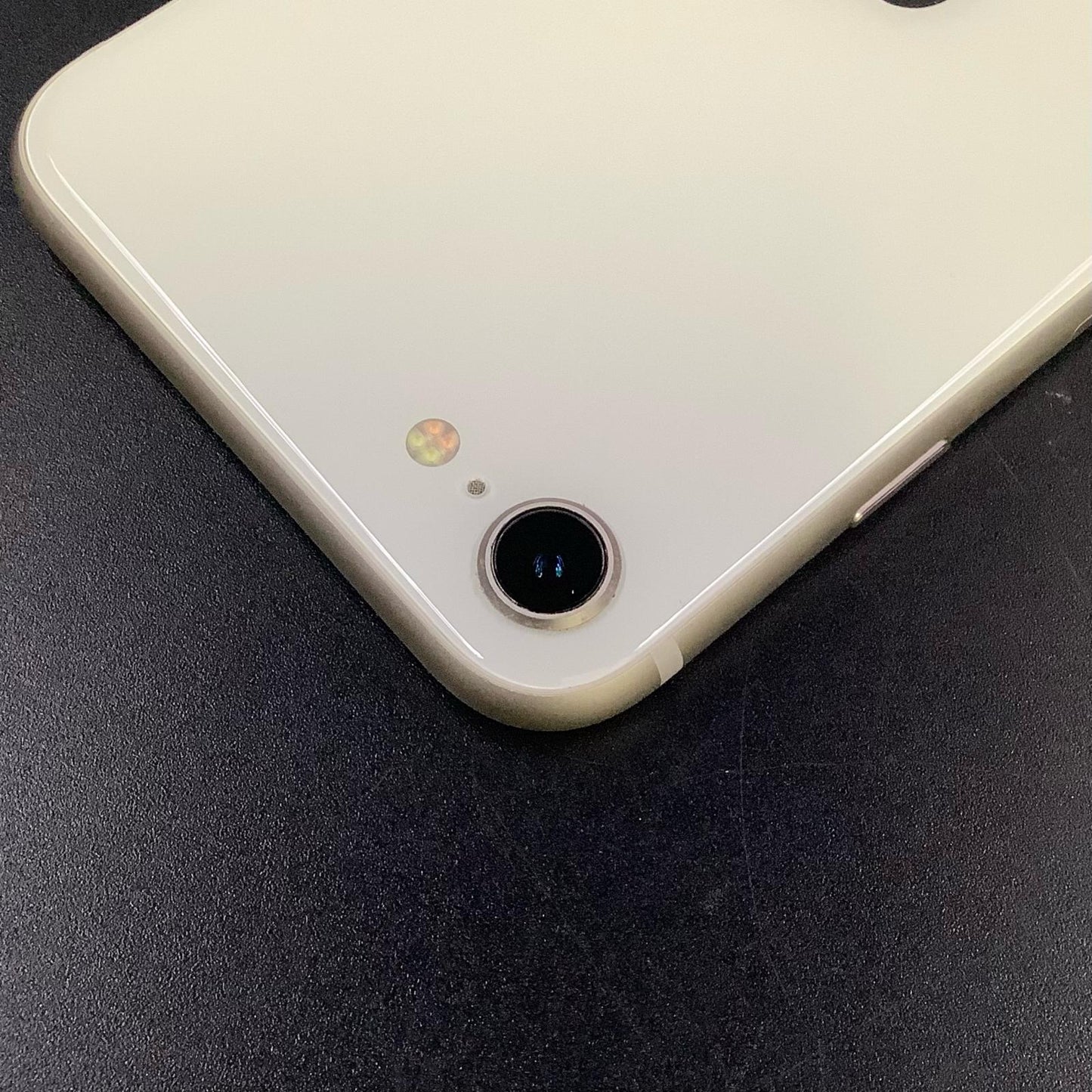 【全額返金保証】【最速発送】Apple iPhone iPhone SE（第3世代） 128GB スターライト SIMフリー 白ロム 動作確認済 77%