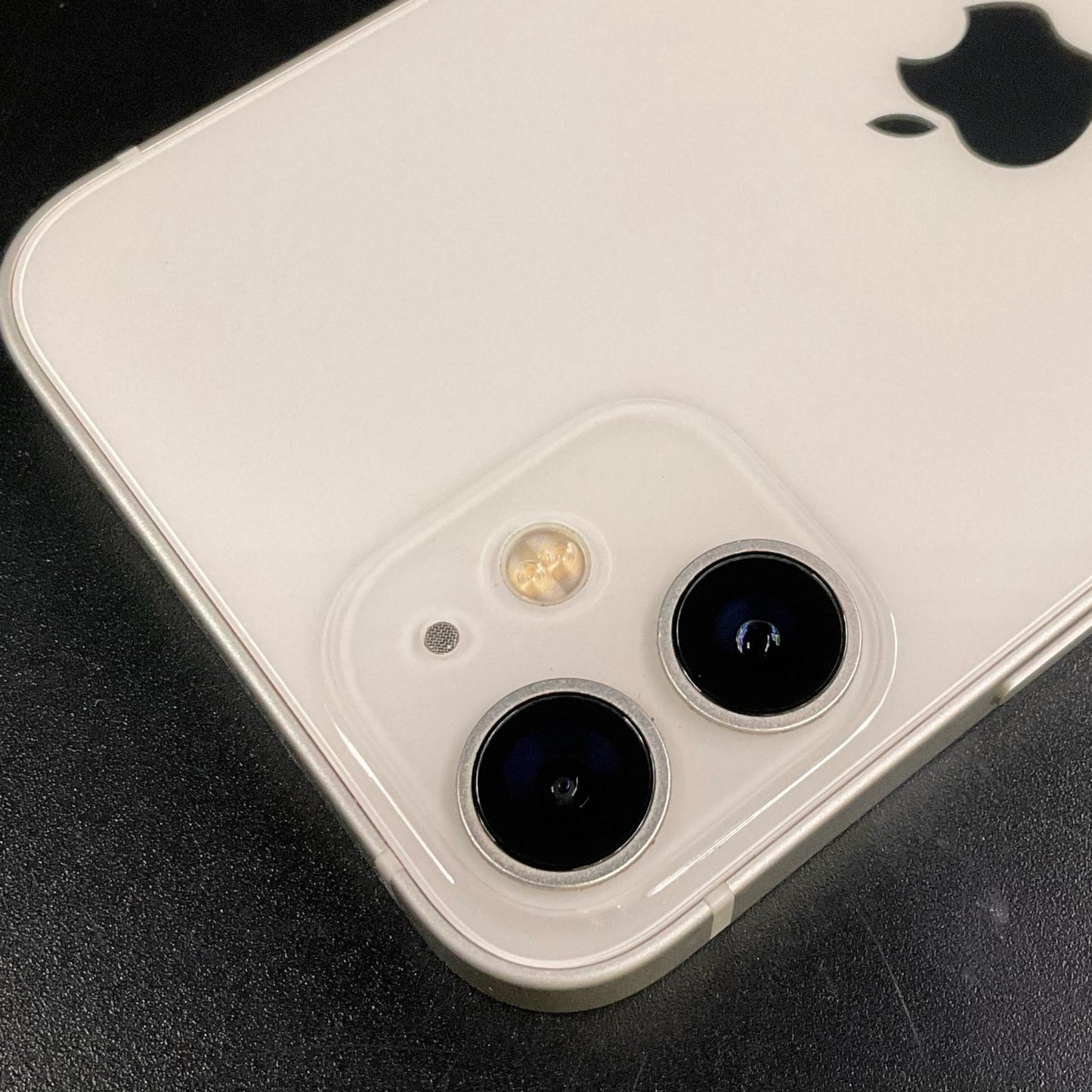 【全額返金保証】【最速発送】Apple iPhone iPhone 12 mini 64GB ホワイト au 白ロム 動作確認済 91%