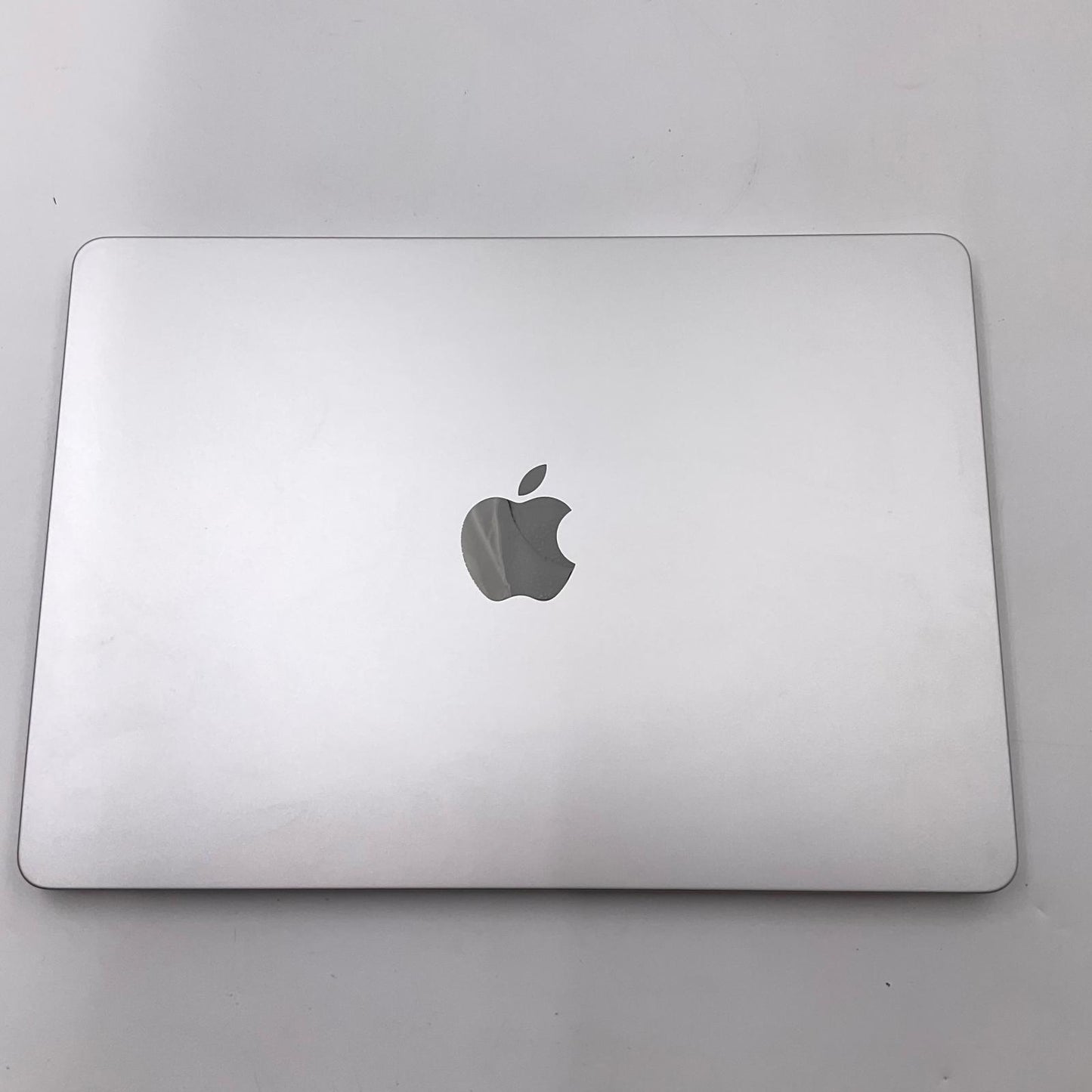 【全額返金保証】【最速発送】Apple MacBook Air 13インチ 2022 Apple M2 8GB SSD 256GB シルバー 100% 動作確認済