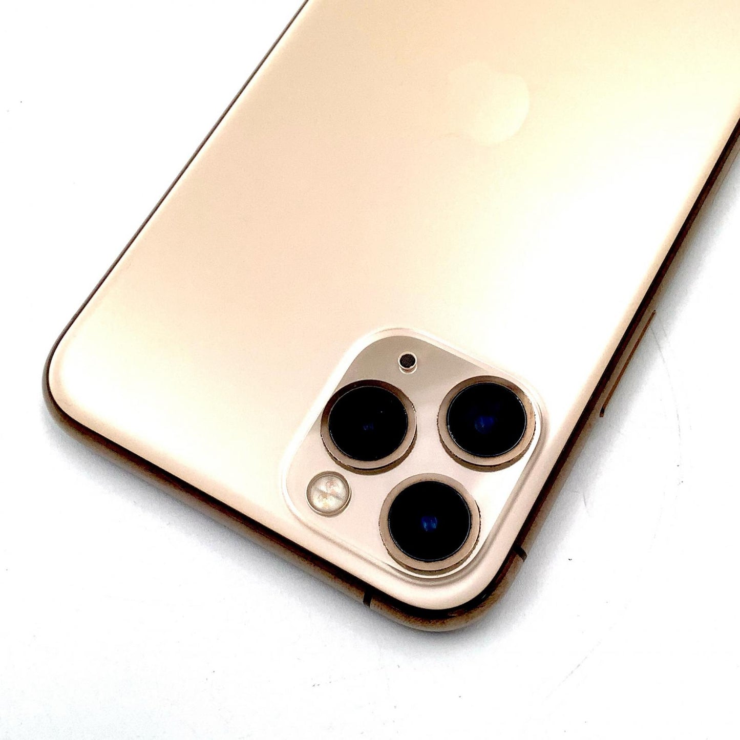 【全額返金保証】【最速発送】Apple iPhone iPhone 11 Pro 256GB ゴールド docomo SIMフリー 白ロム 動作確認済 71%
