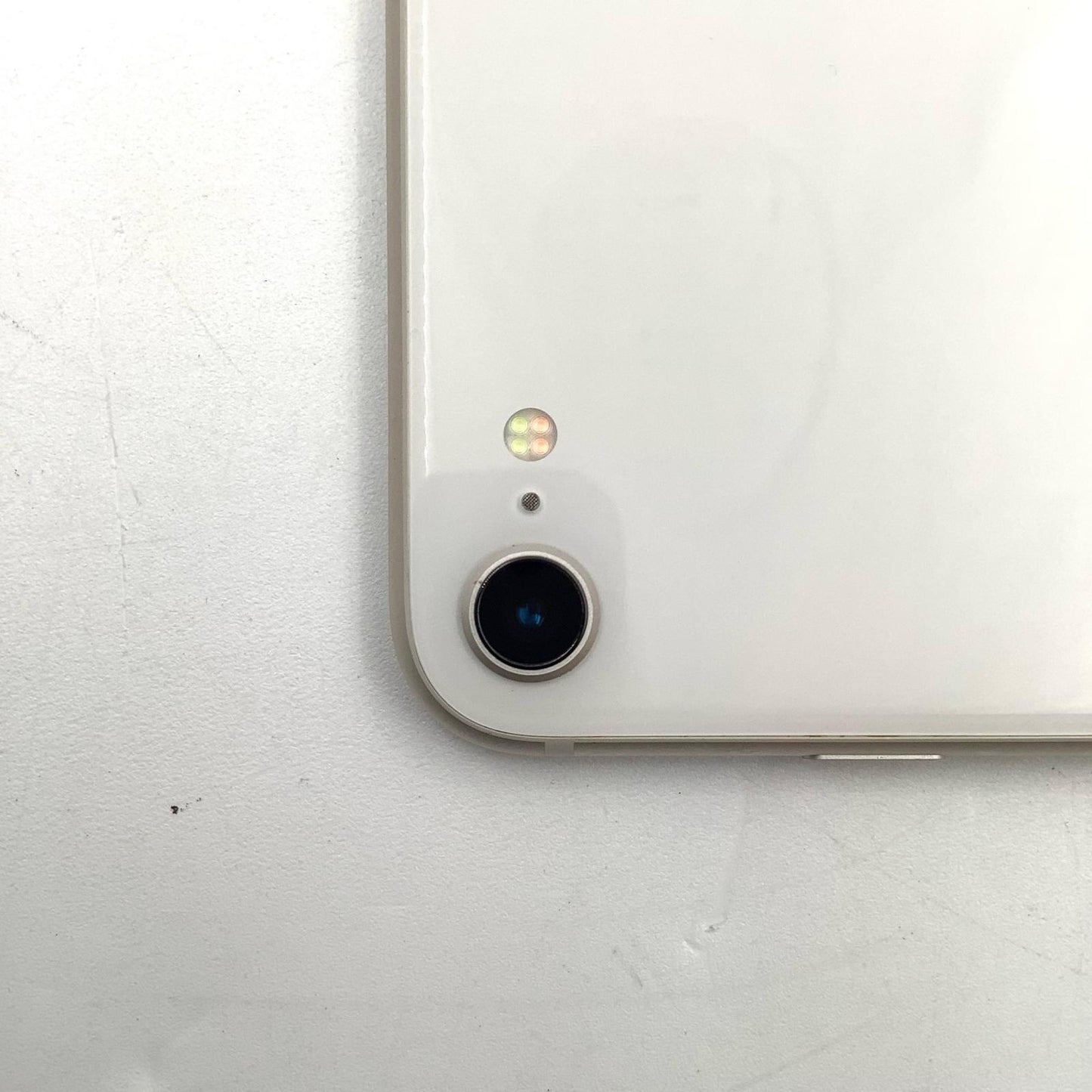 【全額返金保証】【最速発送】Apple iPhone iPhone SE（第3世代） 64GB au SIMフリー 白ロム 動作確認済 81%