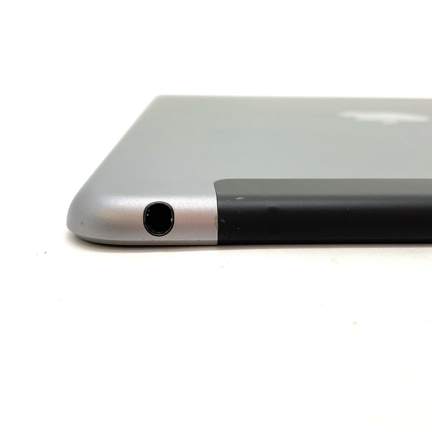 【全額返金保証】【最速発送】Apple iPad Air 9.7インチ 第2世代 16GB スペースグレイ WiFi+Cellular au 白ロム 動作確認済