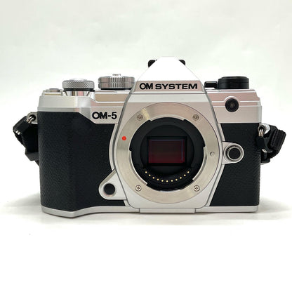 【最速発送】OM SYSTEM デジタル一眼 OM-5 ボディ シルバー【難有】