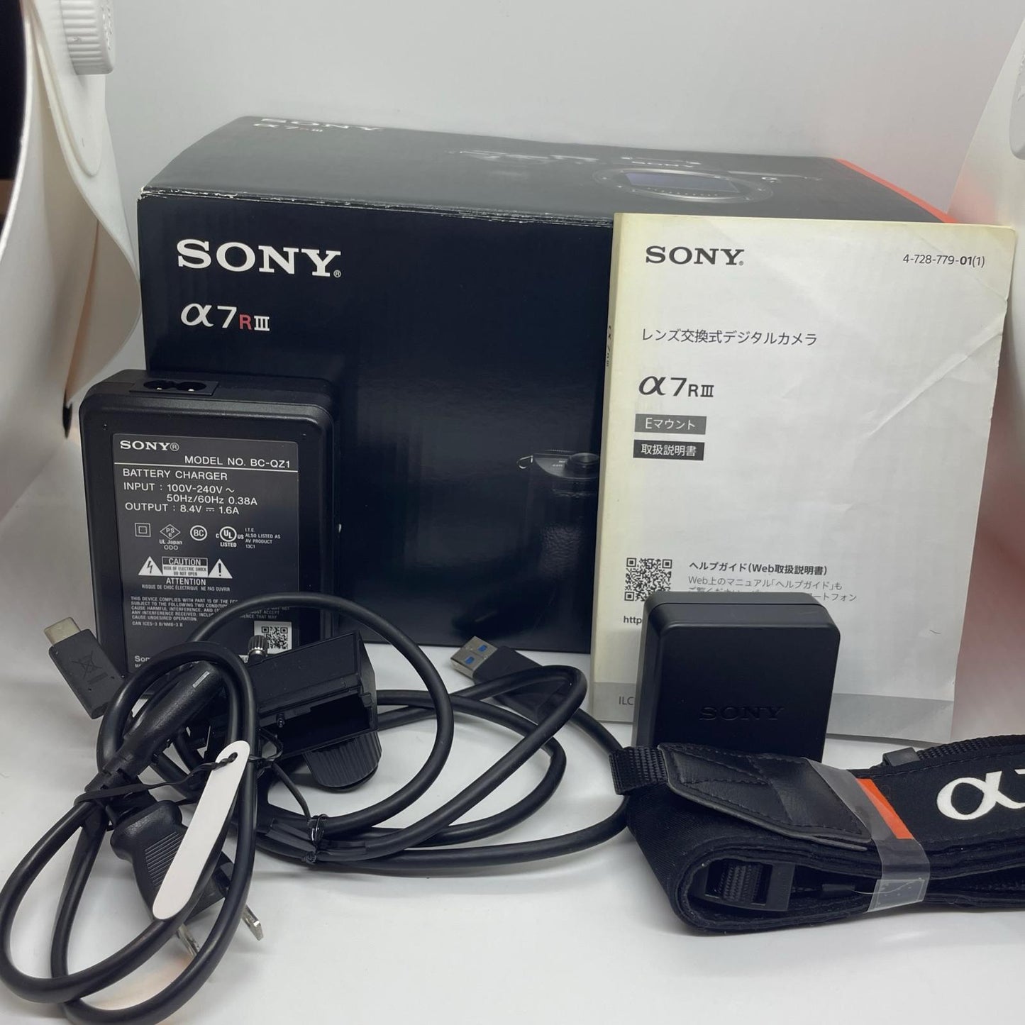 【全額返金保証】【最速発送】Sony デジタル一眼 ILCE-7RM3 ブラック 動作確認済