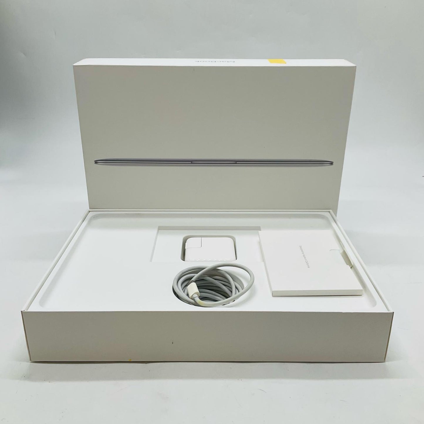 【全額返金保証】【最速発送】Apple MacBook 12インチ 2017 1.4 GHz デュアルコアIntel Core i7 16GB 256GB 美品 動作確認済