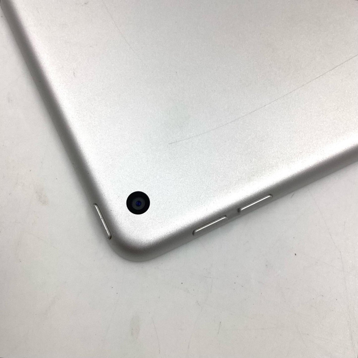【全額返金保証】【最速発送】Apple iPad iPad 10.2インチ 第9世代 64GB シルバー Wi-Fi 動作確認済