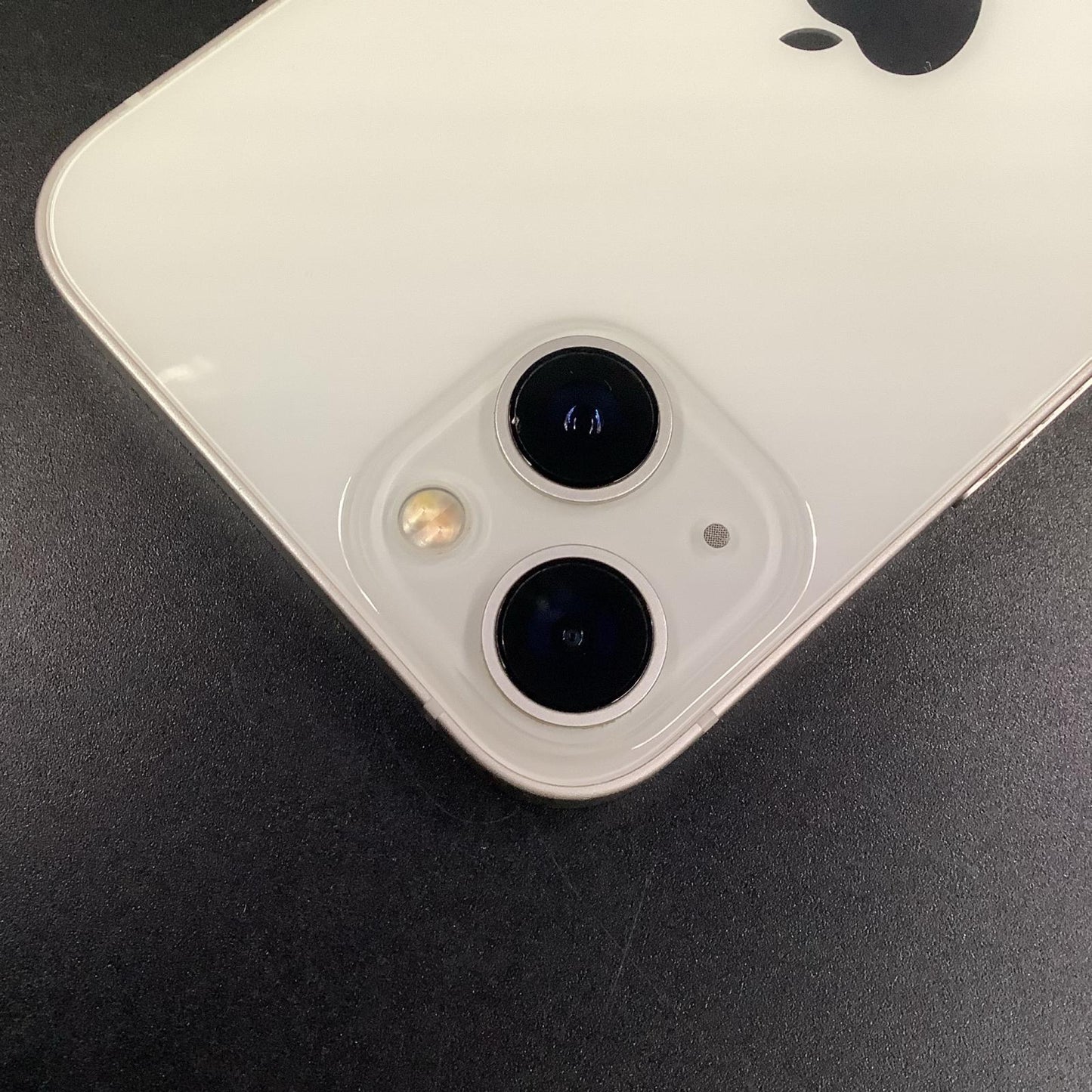 【全額返金保証】【最速発送】Apple iPhone iPhone 13 256GB スターライト docomo 白ロム 動作確認済 80%