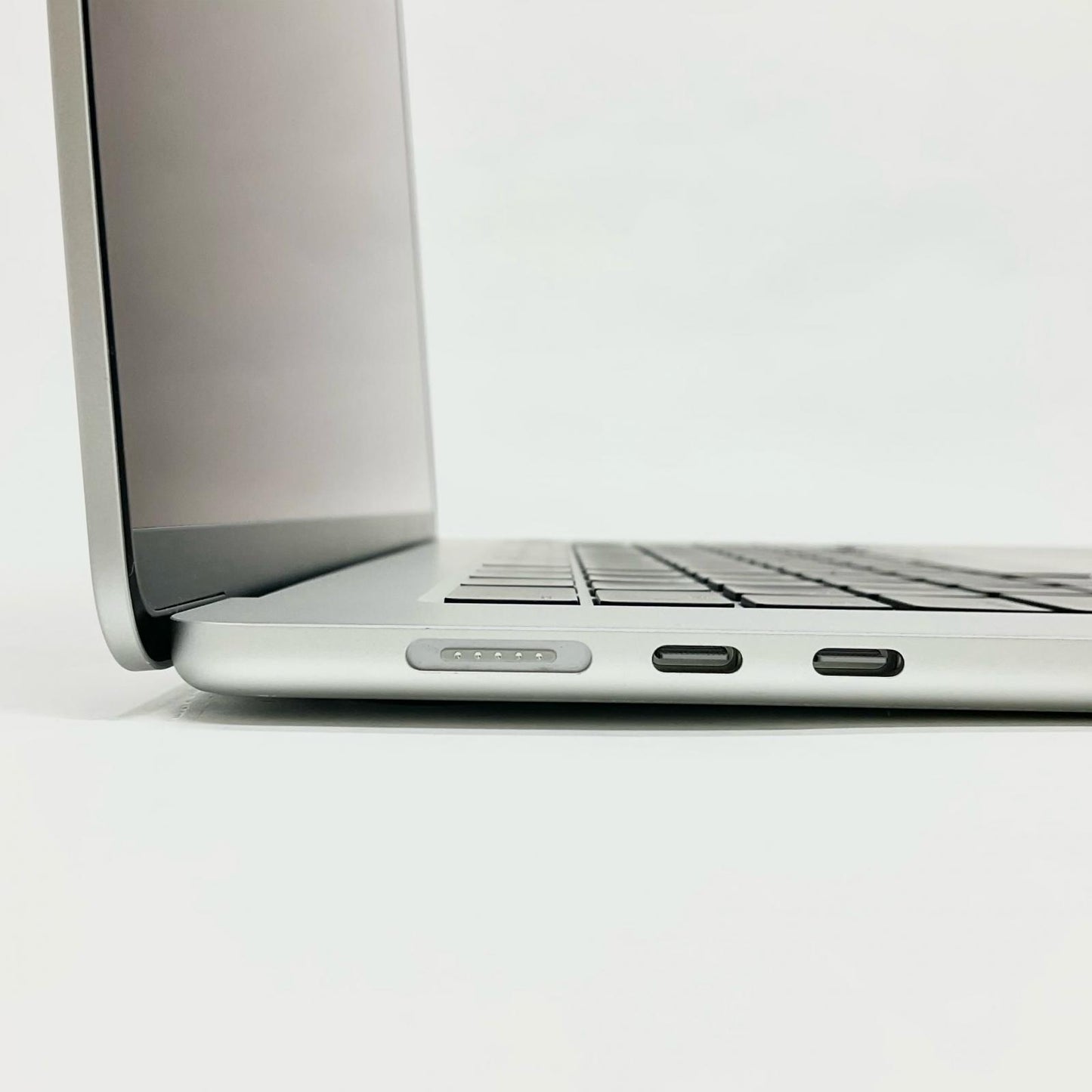 【全額返金保証】【最速発送】Apple MacBook Air 15.3インチ 2024 Apple M3 16GB SSD 256GB シルバー 93% 美品 動作確認済