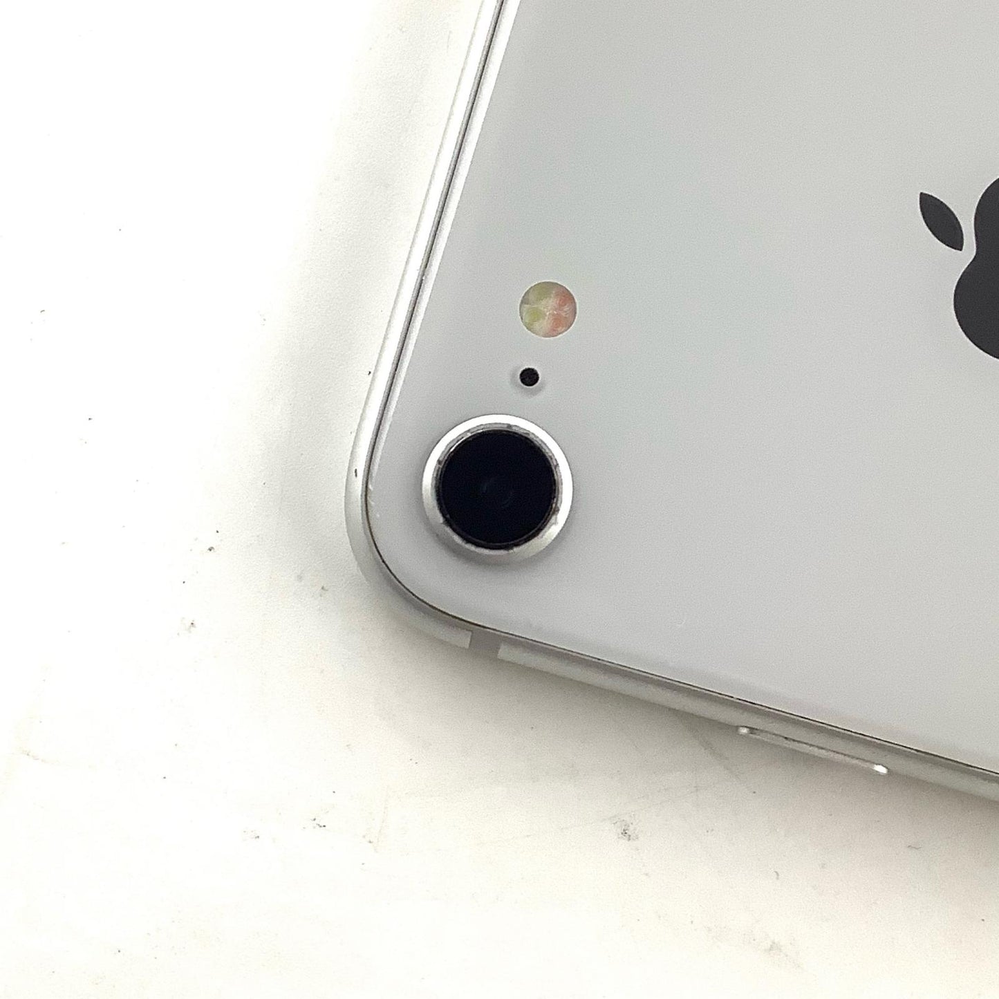 【最速発送】Apple iPhone iPhone 8 64GB シルバー au SIMフリー 白ロム【難有】 84%