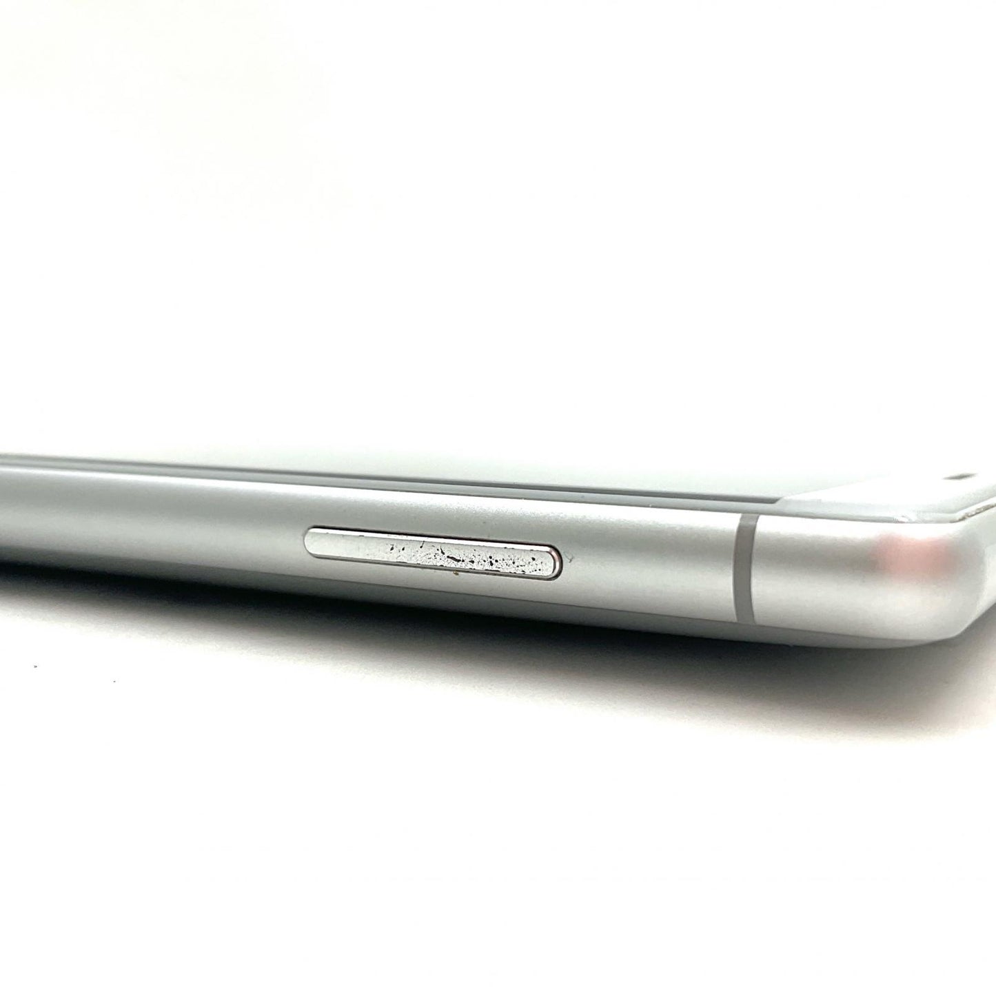 【全額返金保証】【最速発送】Sony Xperia XZ2 64GB リキッドシルバー docomo SO-03K 白ロム 動作確認済