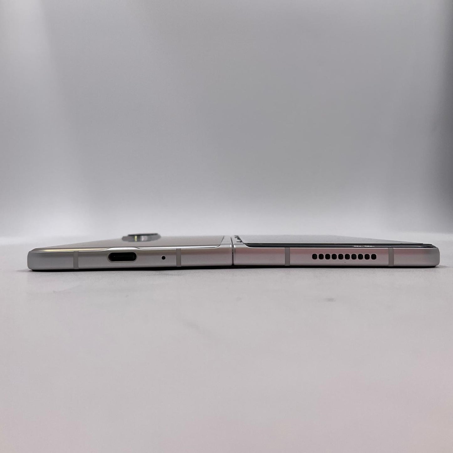 【最速発送】SAMSUNG Galaxy Z Fold3 5G 512GB SIMフリー SM-F926N 白ロム【難有】