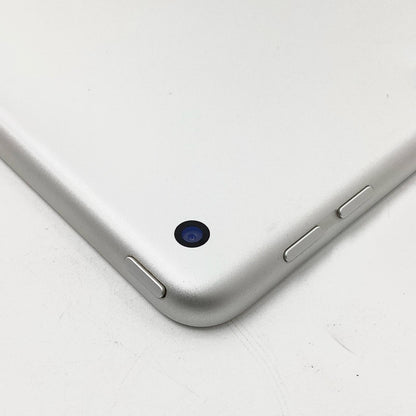 【全額返金保証】【最速発送】Apple iPad iPad 9.7インチ 第5世代 32GB シルバー Wi-Fi 動作確認済