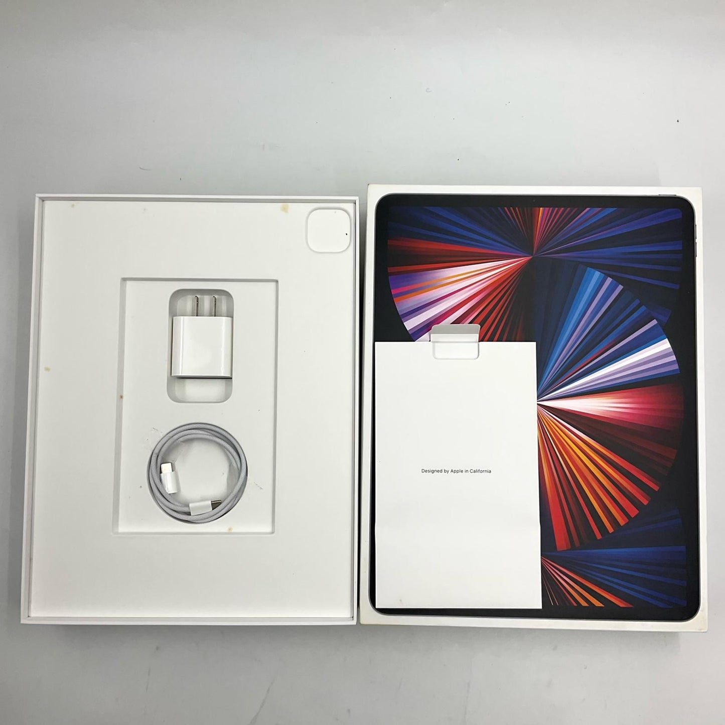 【最速発送】Apple iPad Pro 12.9インチ 第5世代 256GB スペースグレイ WiFi+Cellular docomo 白ロム【難有】