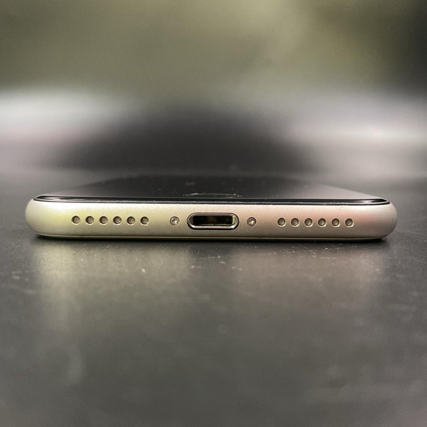 【全額返金保証】【最速発送】Apple iPhone iPhone SE（第3世代） 256GB スターライト SIMフリー 美品 動作確認済 85%